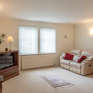 Cults Court Apartment